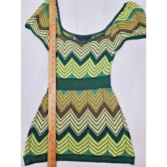 Y2k BCBG Max Azria Top Size S Green Silk Rayon Shirt Vintage Chevron Womens - Picture 4 of 6